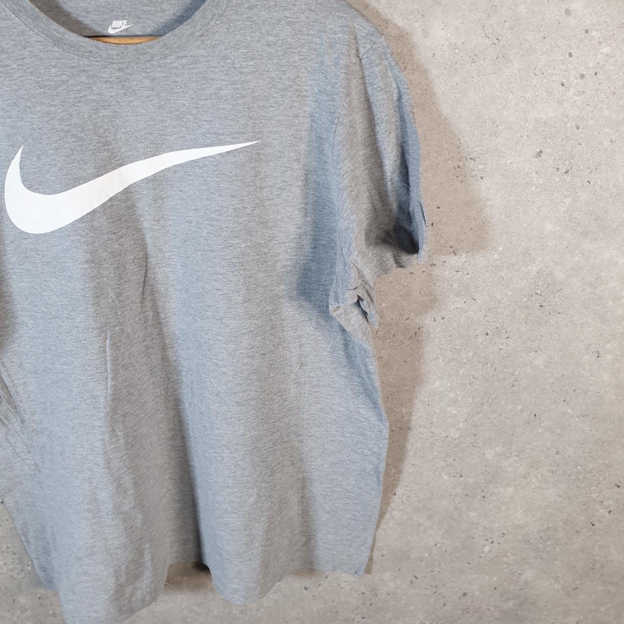 Vintage Nike Spellout Club T Shirt Men’s Medium Grey Logo Swoosh Athletic