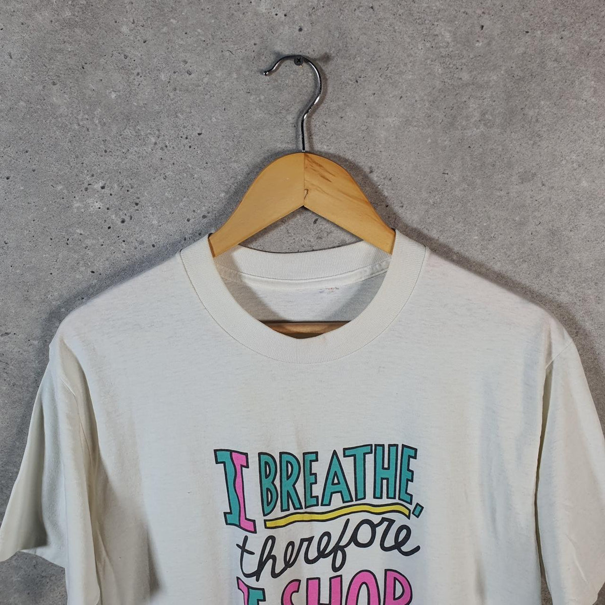 Vintage Hallmark Shoe Box Greetings Graphic USA Single Stitch T Shirt Men’s Medium White Big Fish Vintage