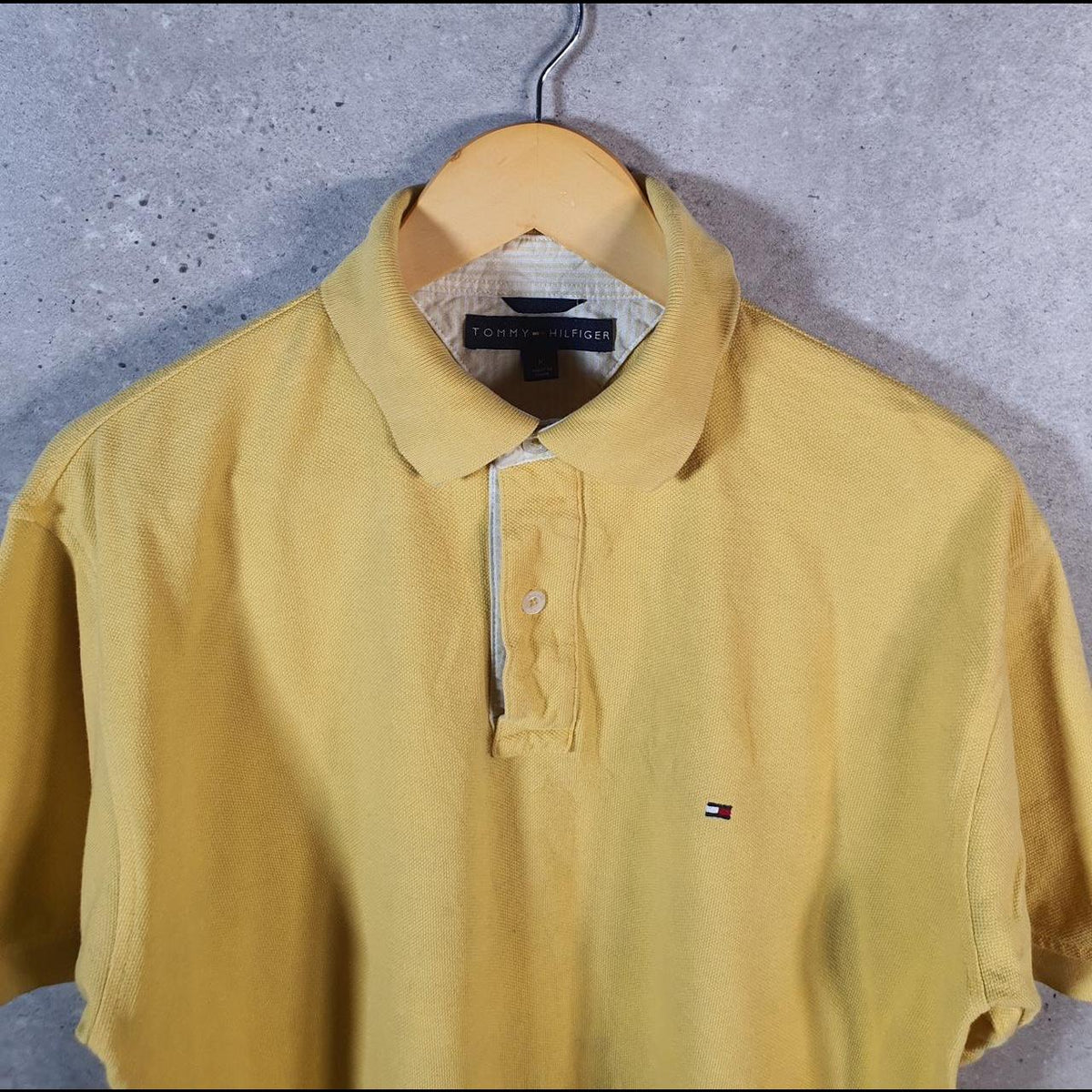 Vintage Tommy Hilfiger Polo Shirt Men’s Medium Yellow Classic Fit Embroidered Logo C9679