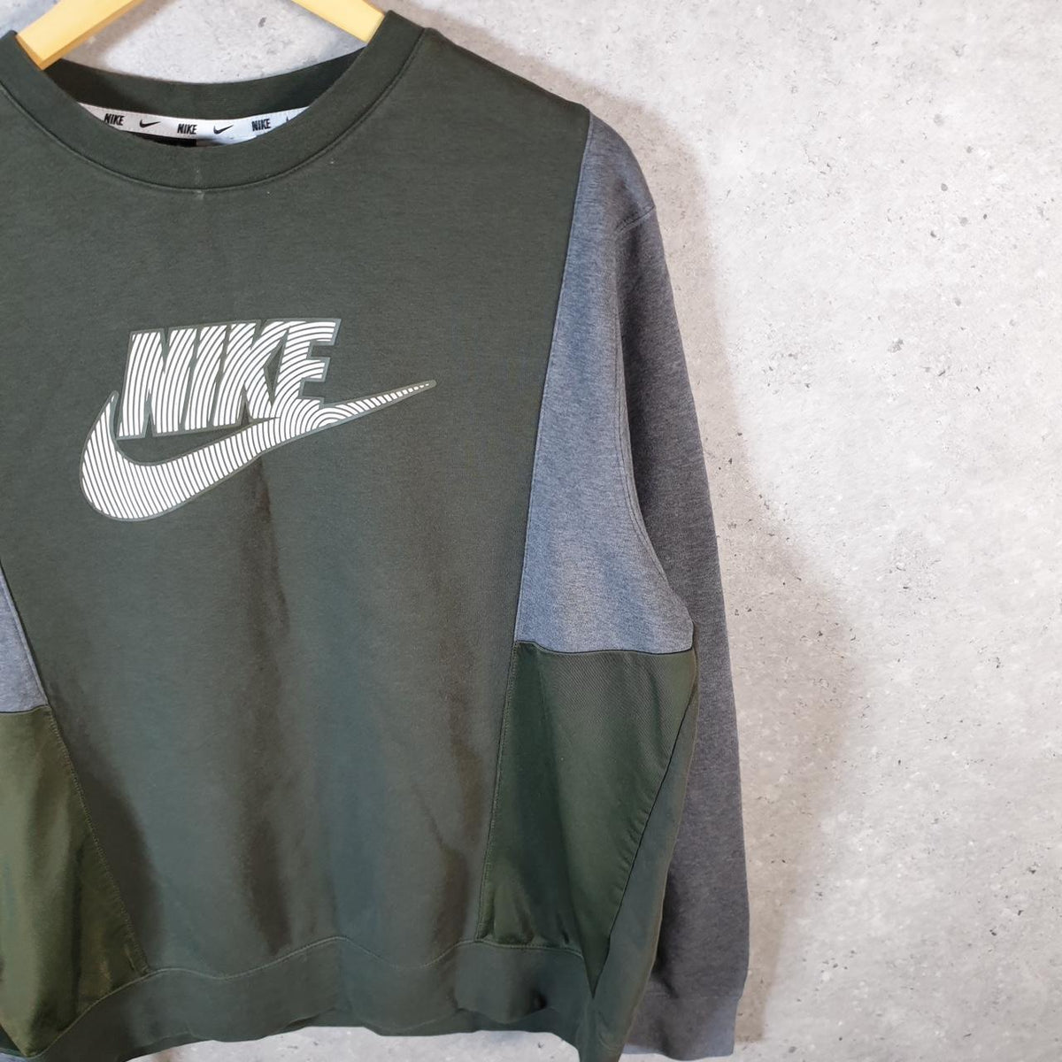 Vintage Nike Centre Swoosh Sweatshirt Mens Large Khaki Green Y2K Pullover Logo