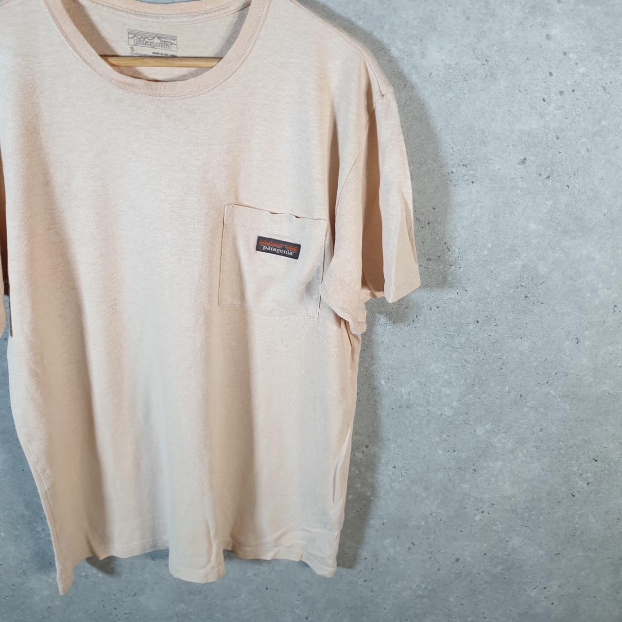 Vintage Patagonia Organic Cotton T Shirt Men’s Small Pink Regular Fit Spellout Logo