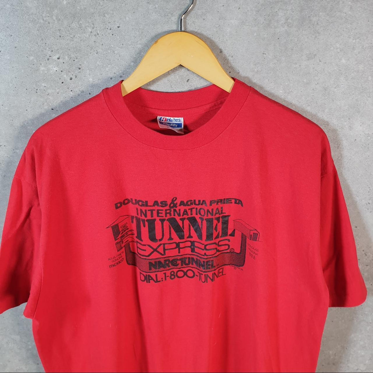 Vintage Hanes Douglas Tunnel Express 90s USA Single Stitch T Shirt Men’s XL Red C9429