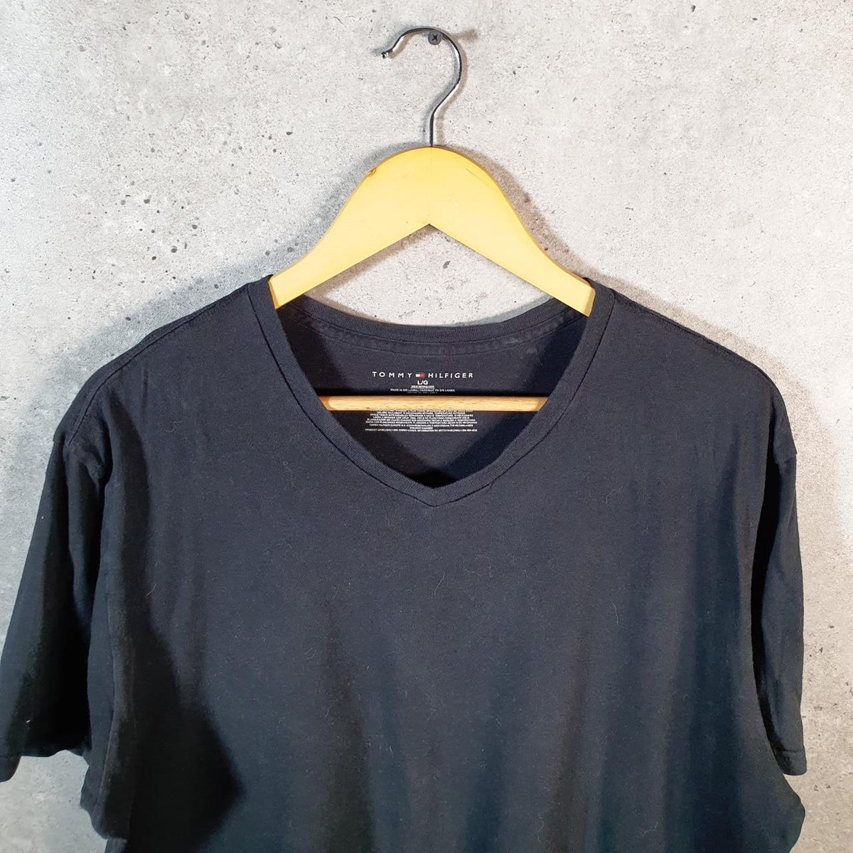 Vintage Tommy Hilfiger Blank T Shirt Shirt Men’s Large Black Casual Sports Athletic C9828