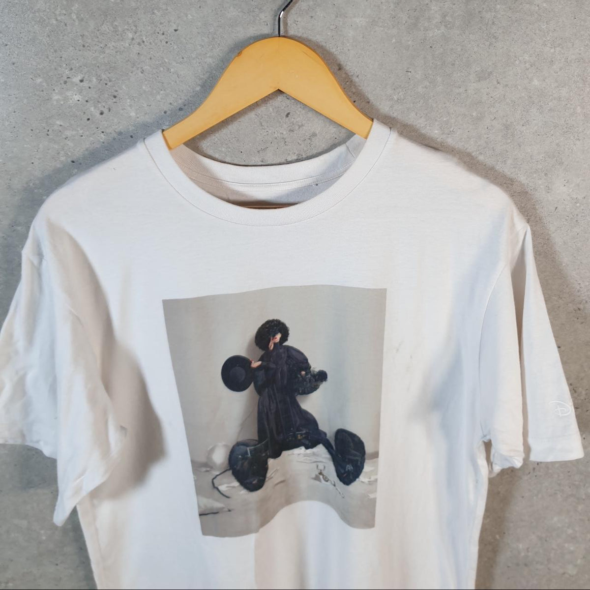 Vintage Uniqlo Disney Yuni Yoshida T Shirt Shirt Men’s  Medium White Graphic Cartoon C9961