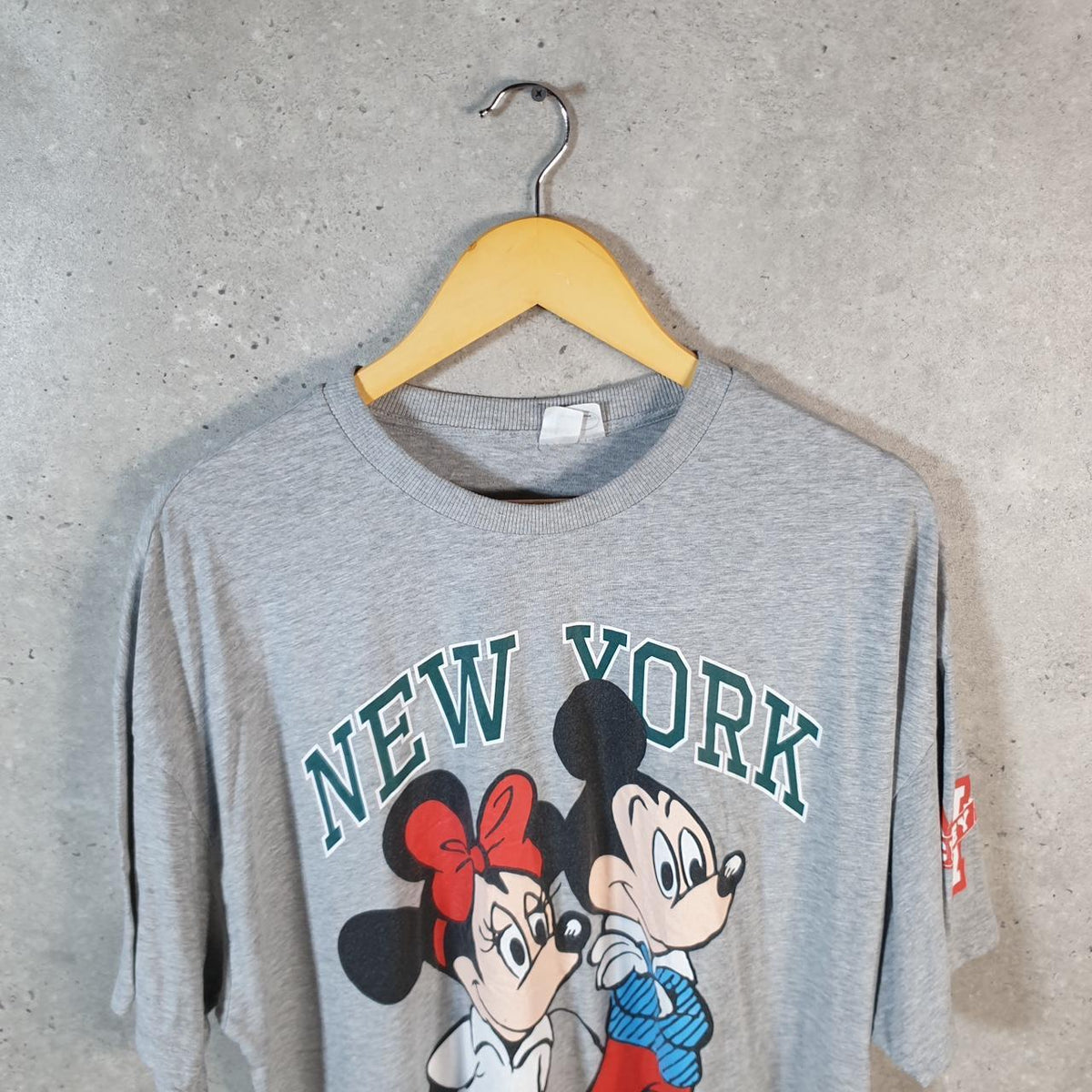 Vintage Disney Land New York Mickey Mouse T Shirt Shirt Men’s  Medium Grey Graphic Cartoon C9918