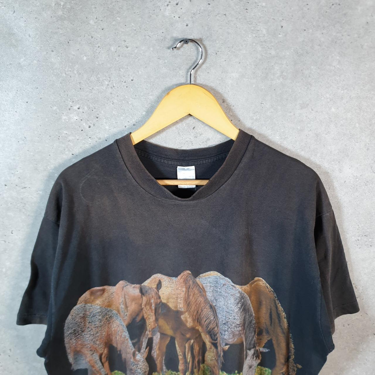Vintage Hunter Elephant Animals Graphic 90s USA Single Stitch T Shirt Men’s Medium Black