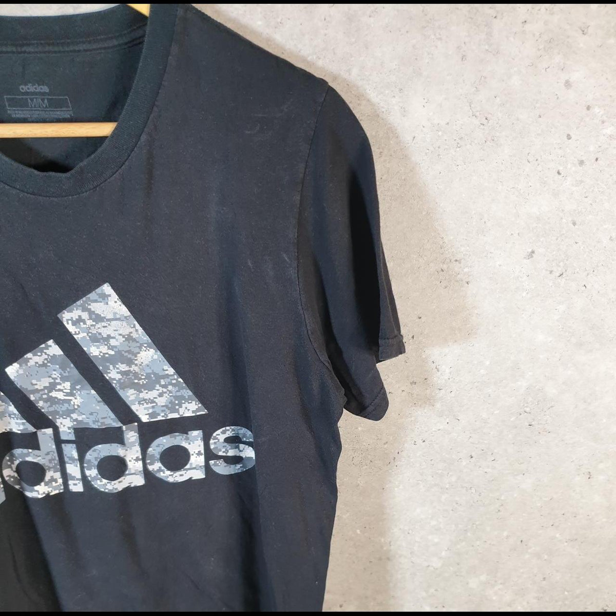 Vintage Adidas Spellout T Shirt Men’s Medium Black Three Stripes Logo Athletic