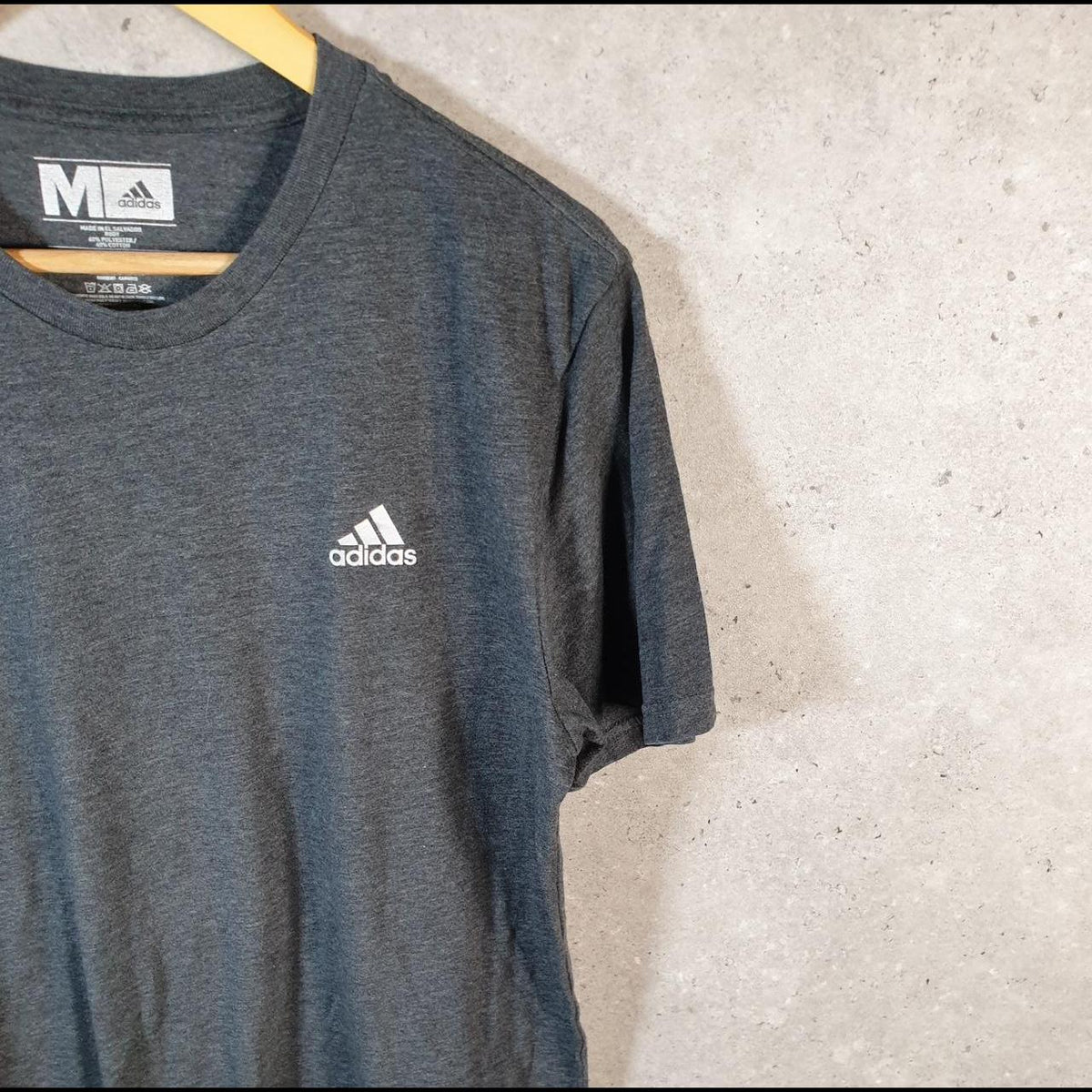Vintage Adidas Spellout T Shirt Men’s Medium Grey Three Stripes Logo Athletic
