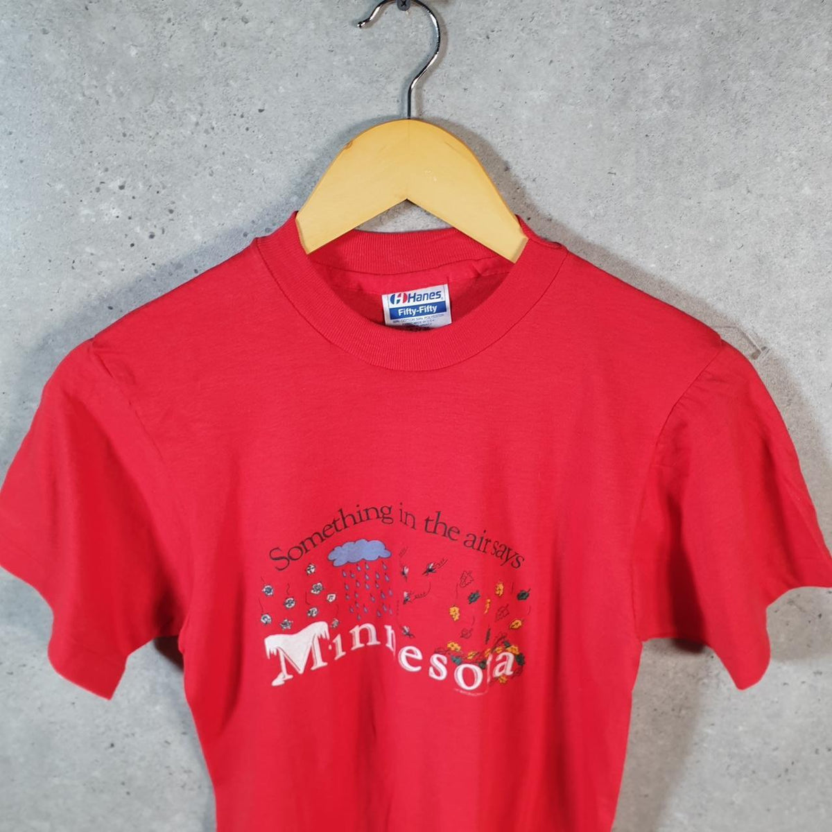 Vintage Hanes Airways Minnesota USA Single Stitch T Shirt Men’s Small Red C9400