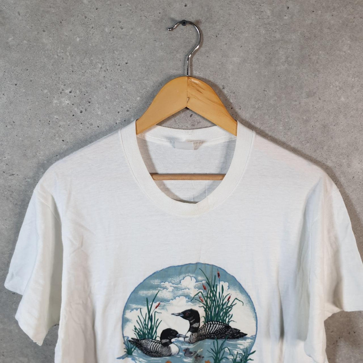 Vintage Birds Pond Graphic 90s USA Single Stitch T Shirt Men’s Medium White Big Fish Vintage