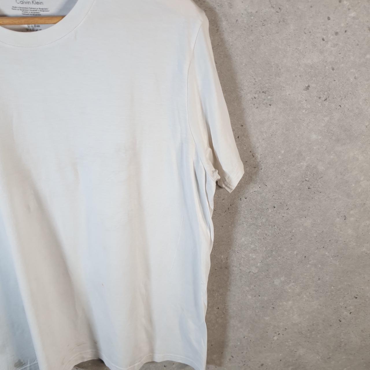 Vintage Calvin Klein Graphic T Shirt Men’s Medium White Regular Fit Spellout Logo