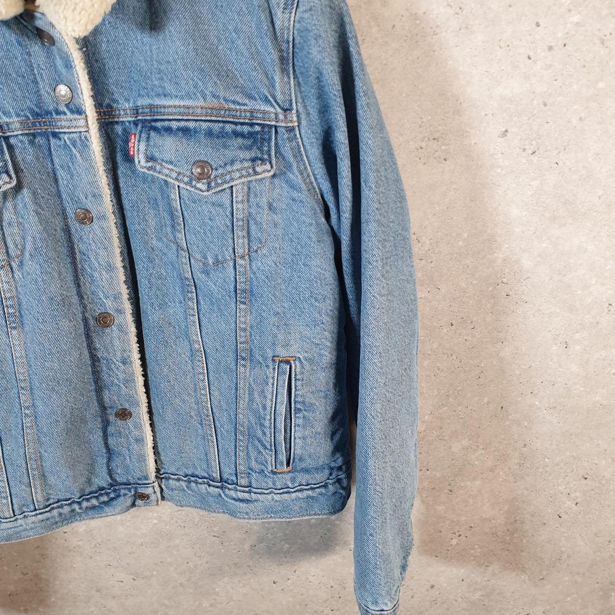 Vintage Levis Denim Jean Trucker Sherpa Jacket Womens Large Blue Button Sherling