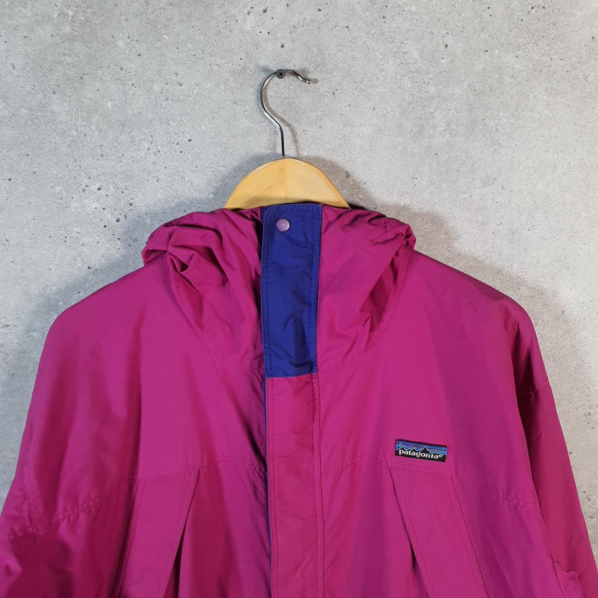 Vintage Patagonia 90s Parker Waterproof Jacket Mens Medium Pink Full Zip Hooded Windbreaker Big Fish Vintage