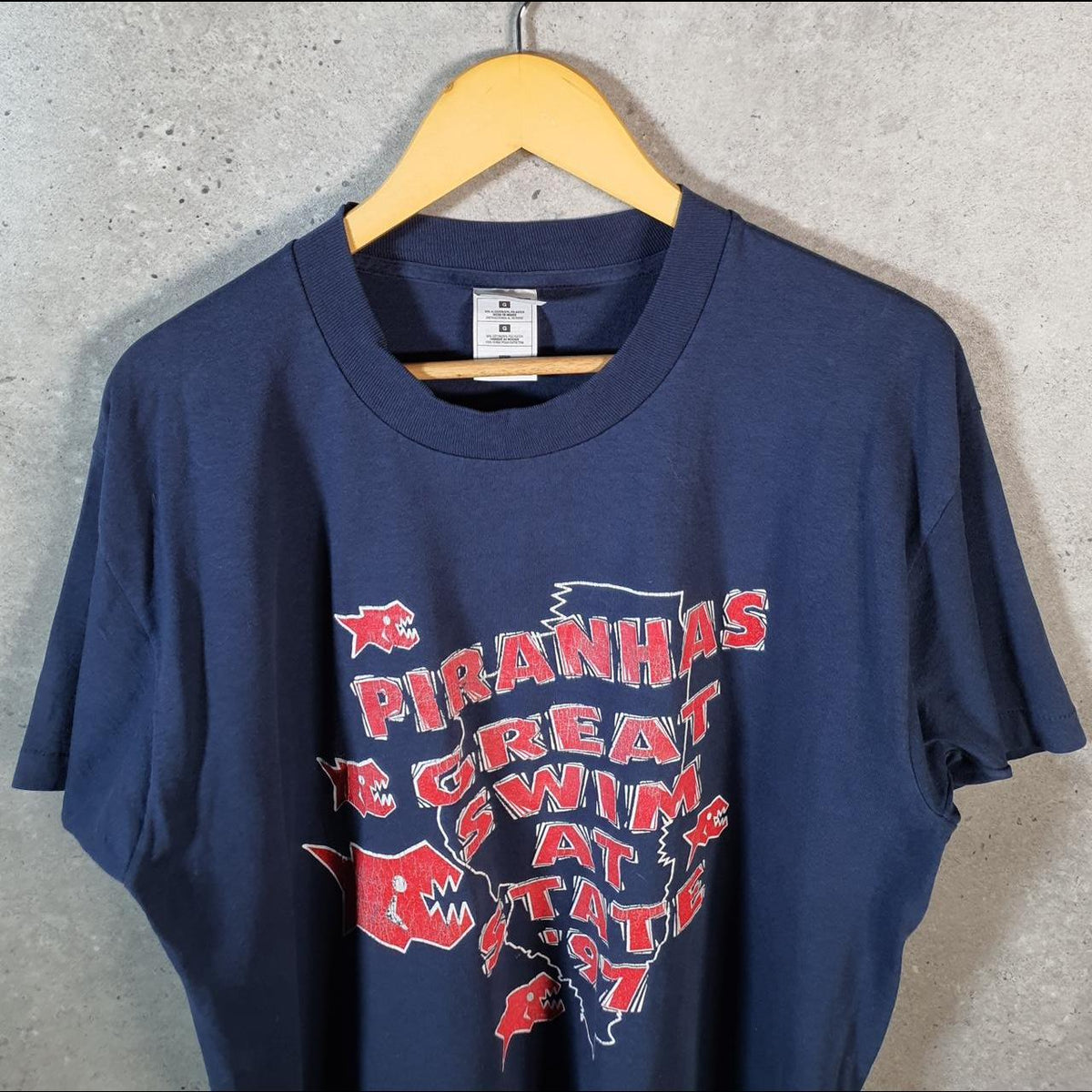 Vintage Fruit of the Loom Piranhas Great Swim 1997 Single Stitch T Shirt Men’s Large Blue C9475