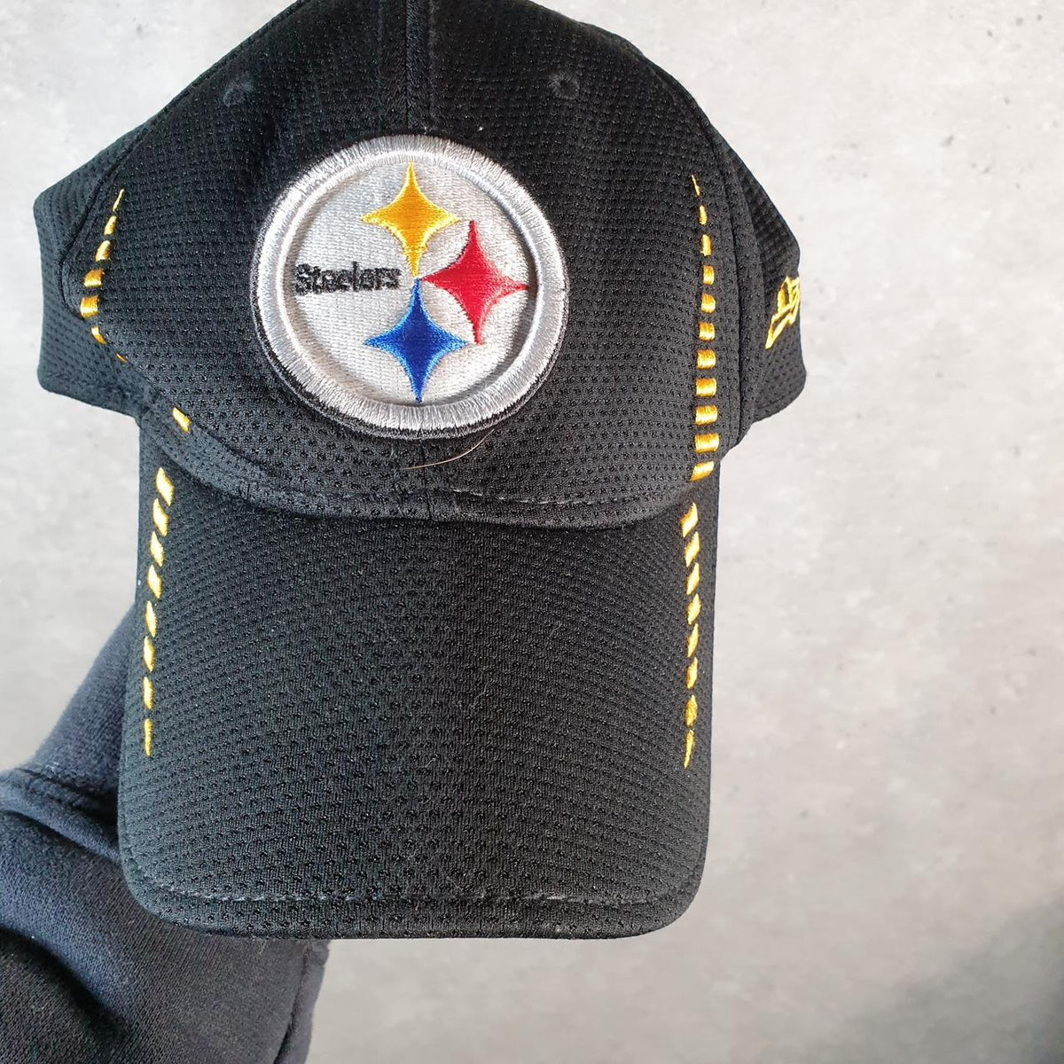 Vintage New Era NFL Reebok Pittsburgh Steeleers Small Cap Men’s USA Spellout Athletic C8538