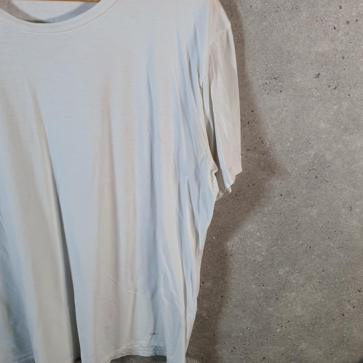 Vintage Calvin Klein Spellout T Shirt Men’s Medium White Casual Sports