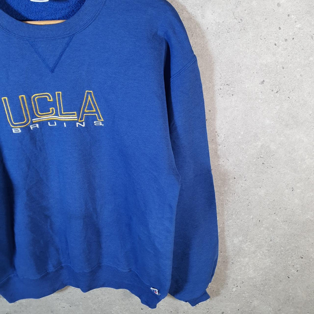 Vintage Russell Athletic UCLA Bruins USA Sweatshirt Men’s Medium Blue Pullover Baggy Crewneck
