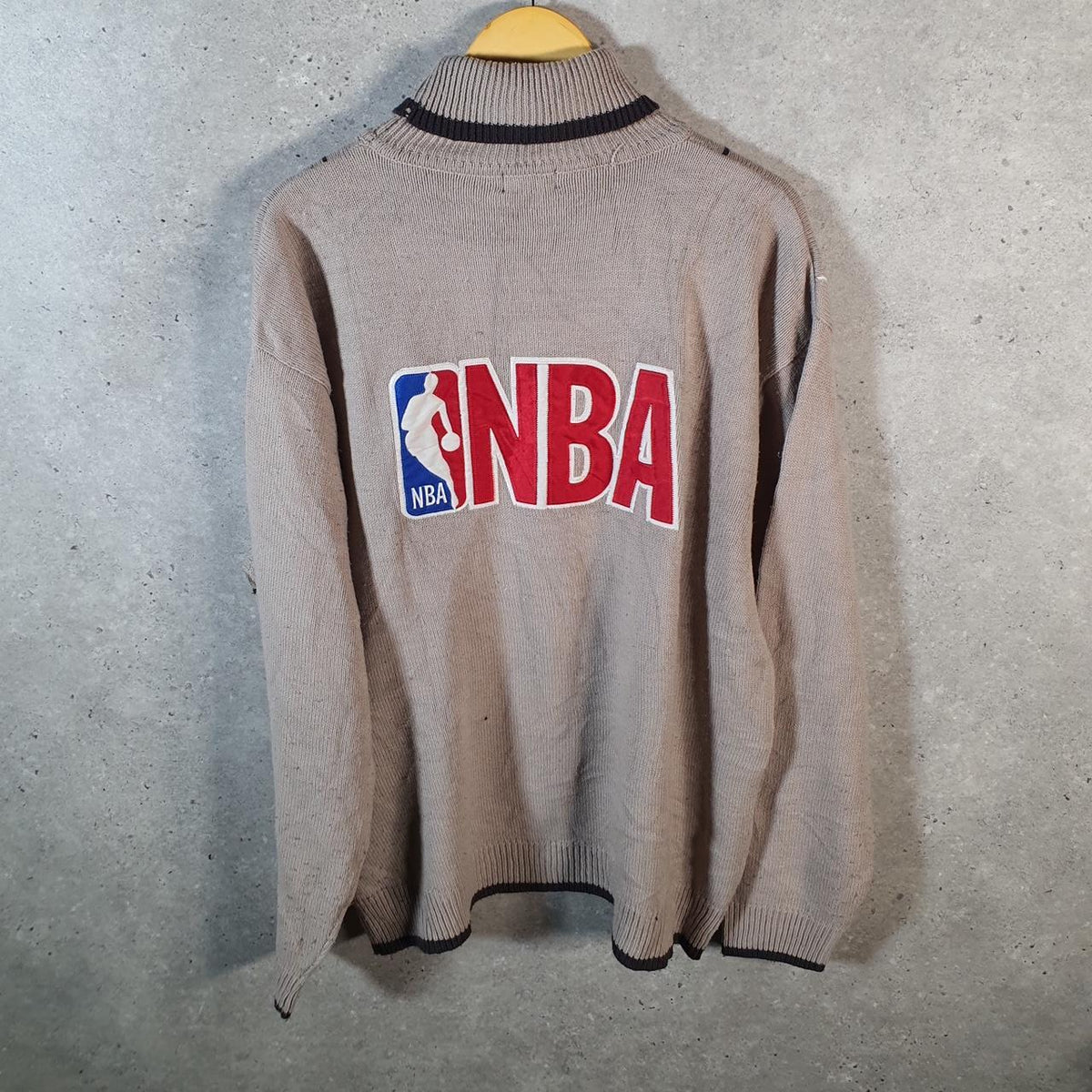 Vintage NBA Badges 90s Knit Sweater Men’s XL Brown Y2K Pullover American