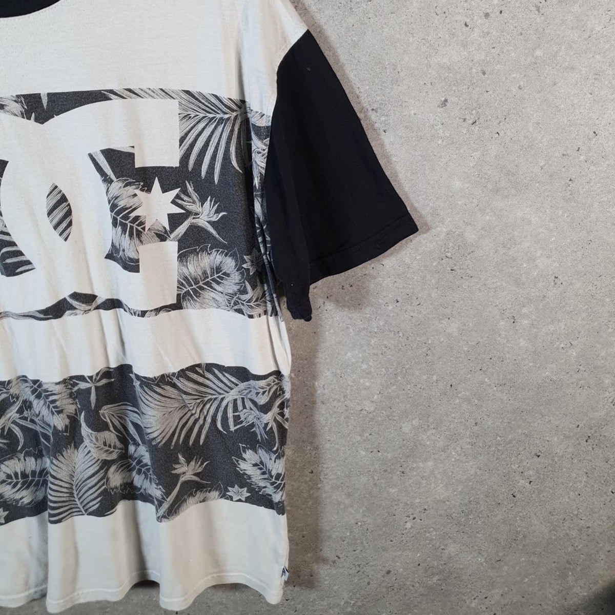 Vintage DC Shoes Graphic T Shirt Men’s White XL Casual Sports Logo