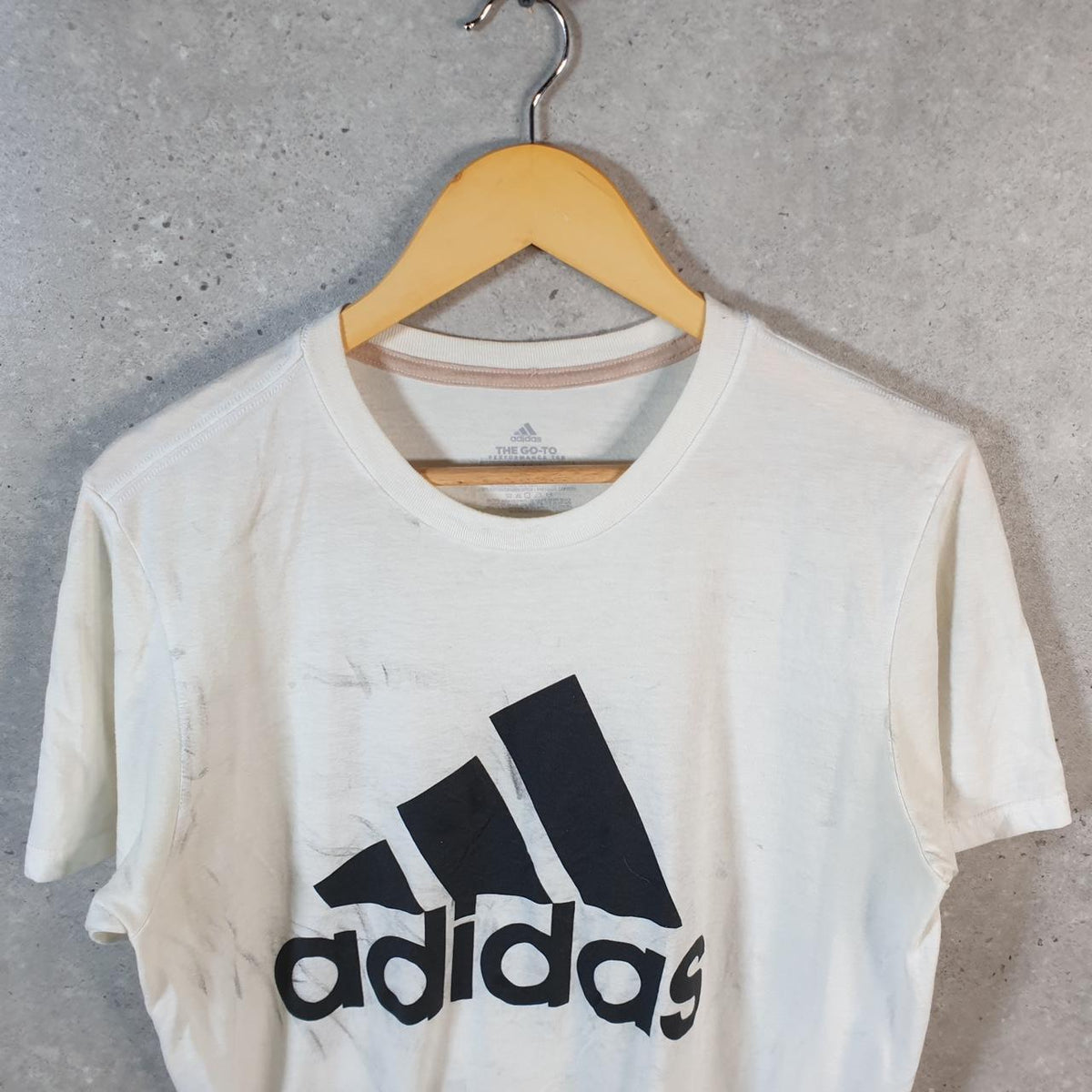 Vintage Adidas Go To Performance T Shirt Shirt Men’s Medium White Three Stripes Logo Athletic C9869