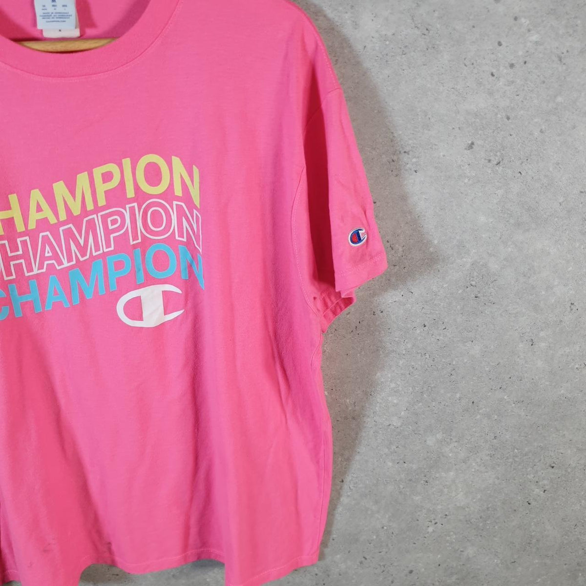 Vintage Champion Embroidered Logo T Shirt Men’s Medium Pink Athletic