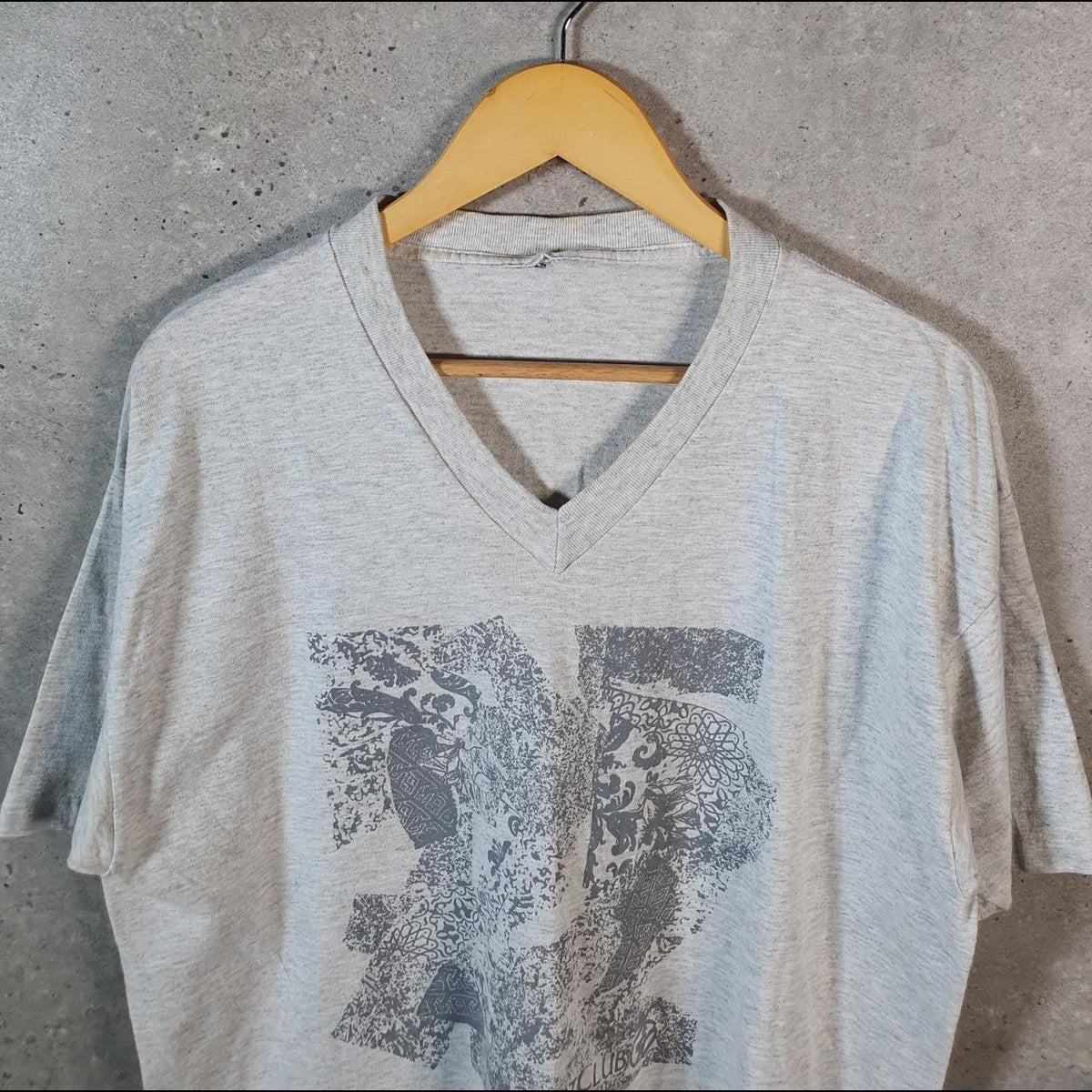 Vintage Sport Club Graphic USA 90s Single Stitch T Shirt Men’s Large Grey C9460