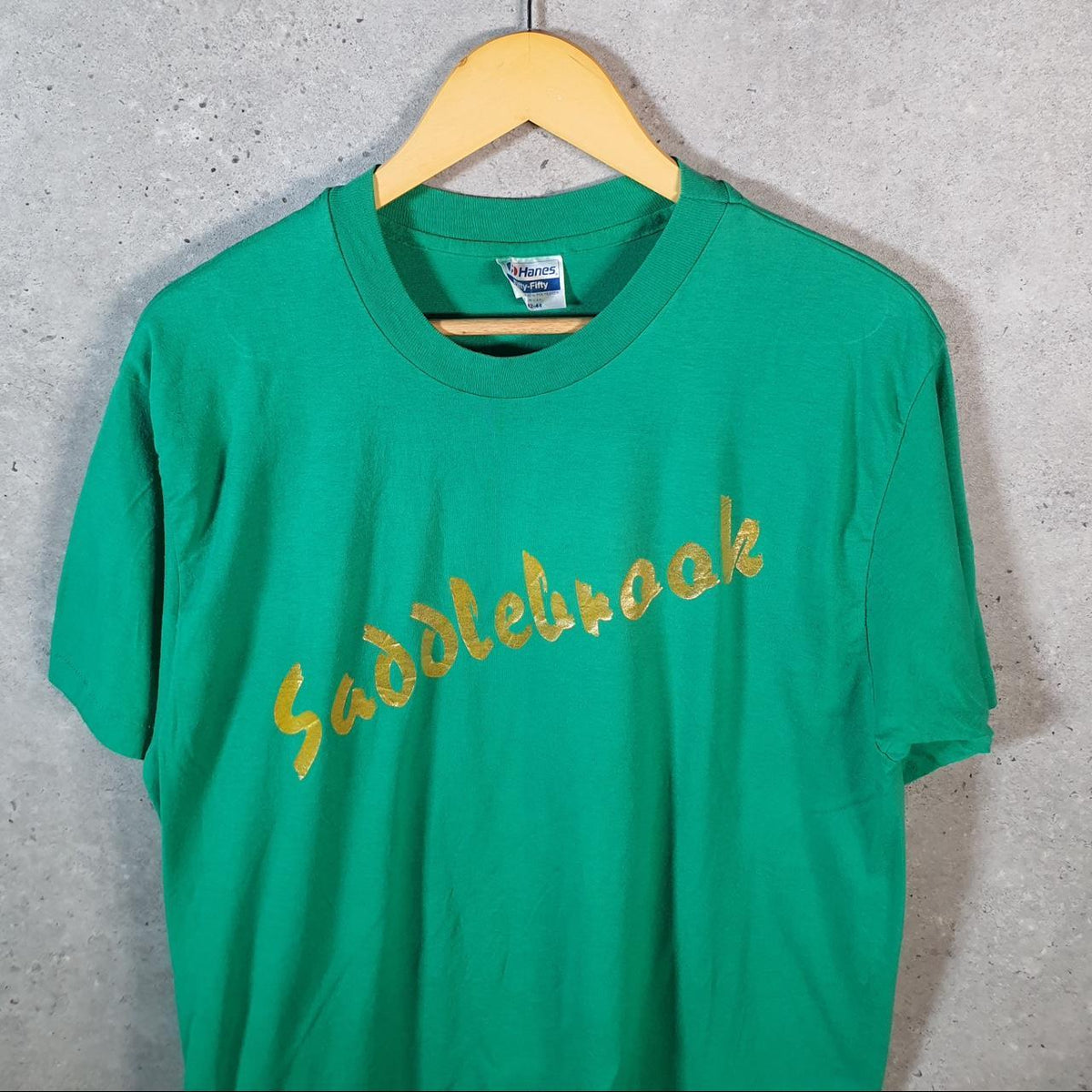 Vintage Hanes Saddlebrook 90s USA Single Stitch T Shirt Men’s Small Green C9385