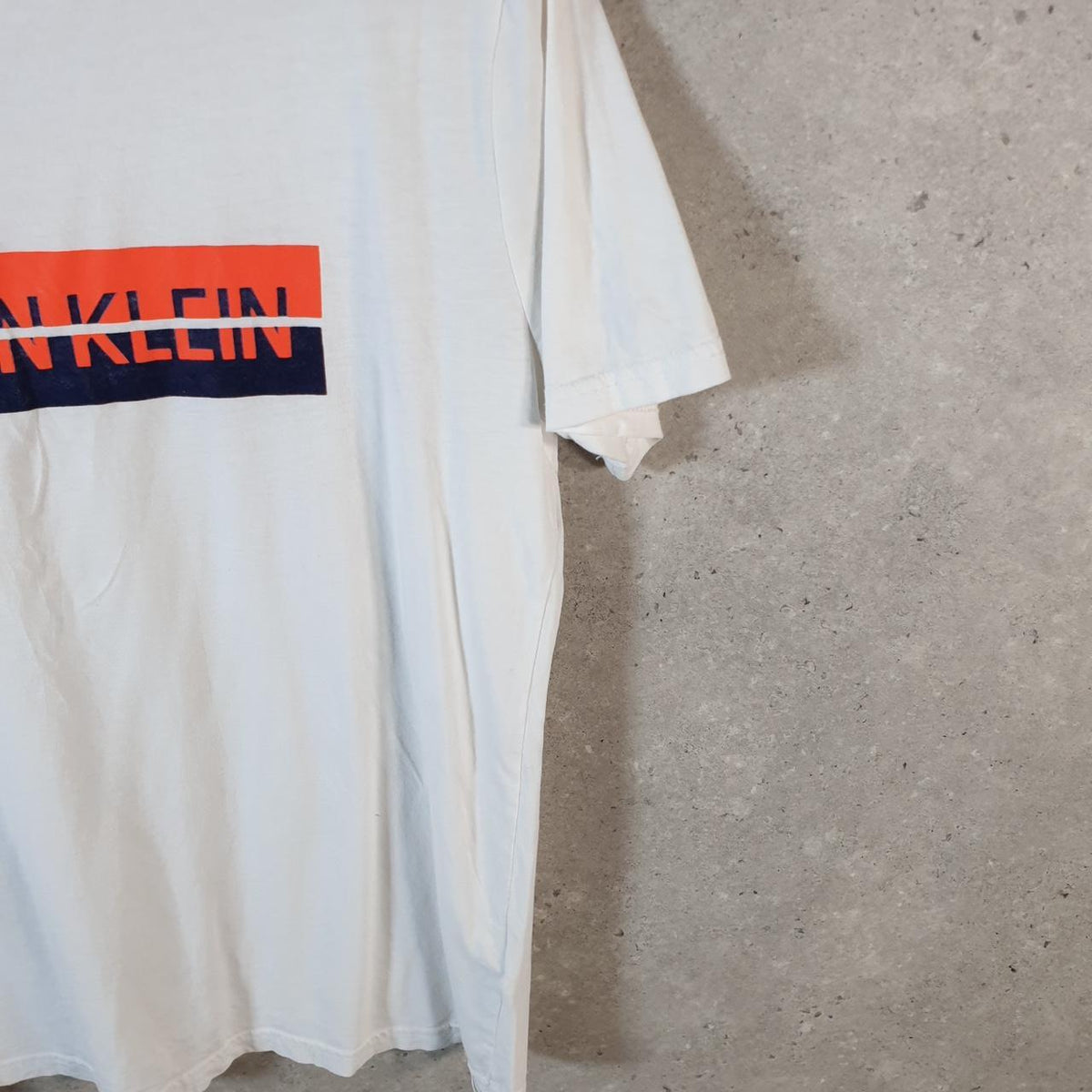 Vintage Calvin Klein T Shirt Men’s Small White Classic Fit Spellout Logo