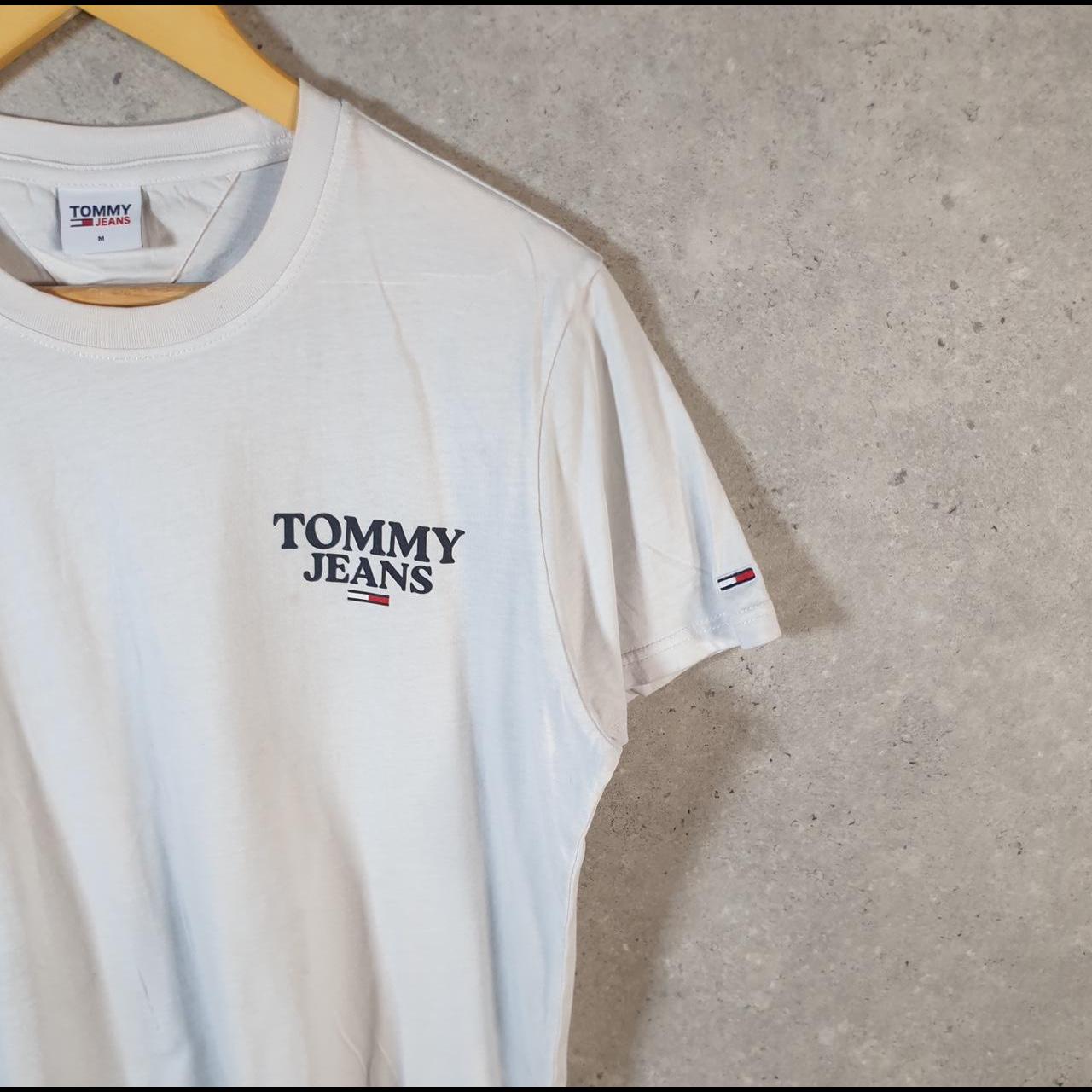 Vintage Tommy Jeans T Shirt Men’s Medium White Regular Fit Embroidered Logo
