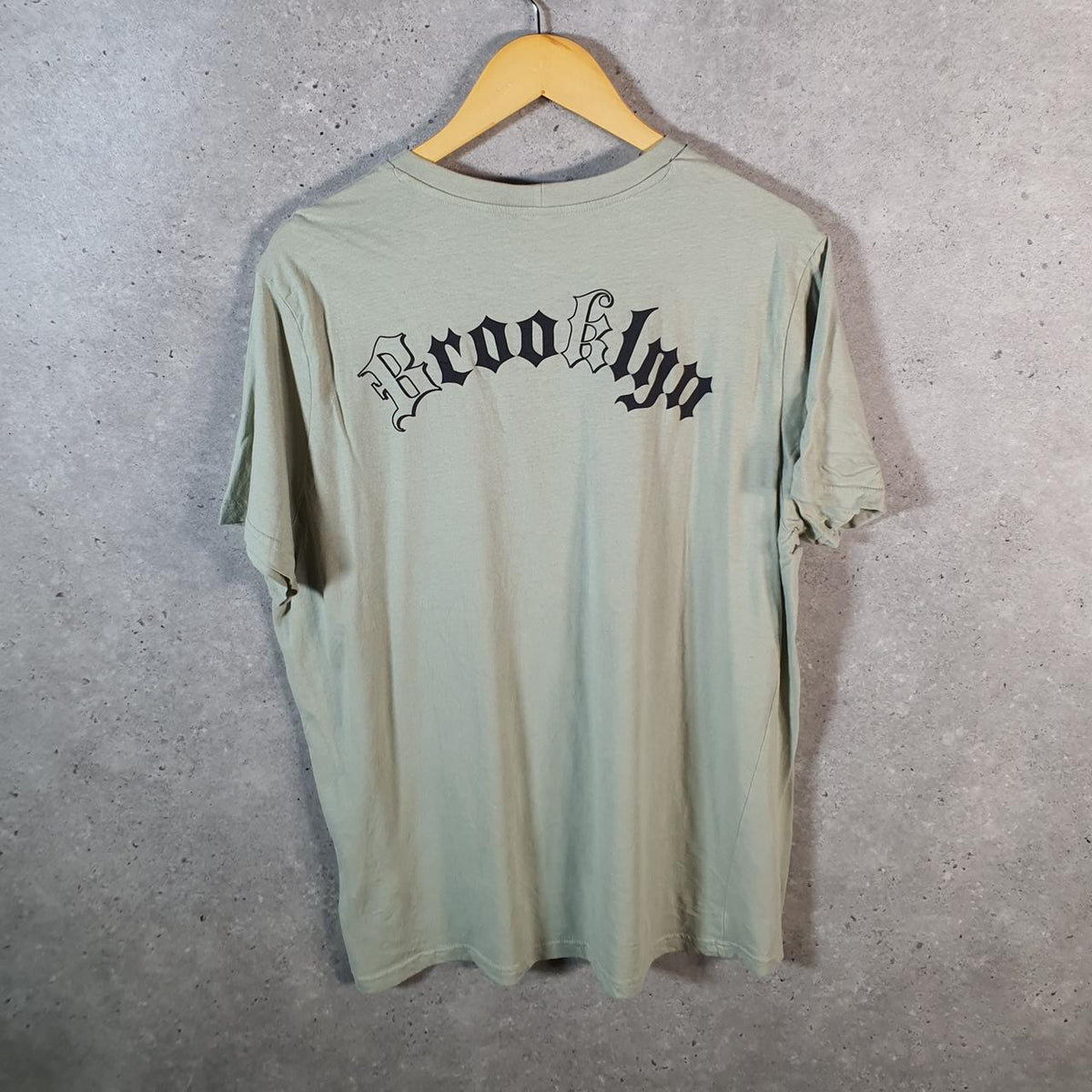 Vintage Urban Heritage Brooklyn T Shirt Men’s Large Green Casual Logo Athletic