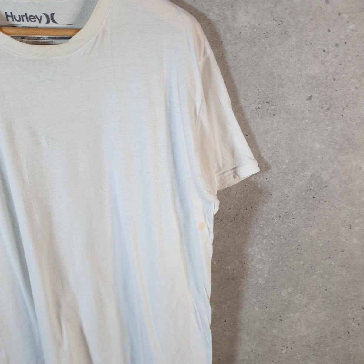 Vintage Hurley T Shirt Men’s White Medium Casual Sports Logo Athletic