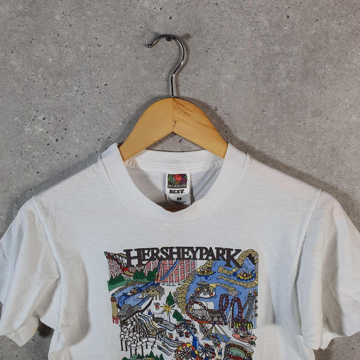 Vintage Best Fruit of the Loom HersheyPark USA Single Stitch T Shirt Men’s Small White Big Fish Vintage