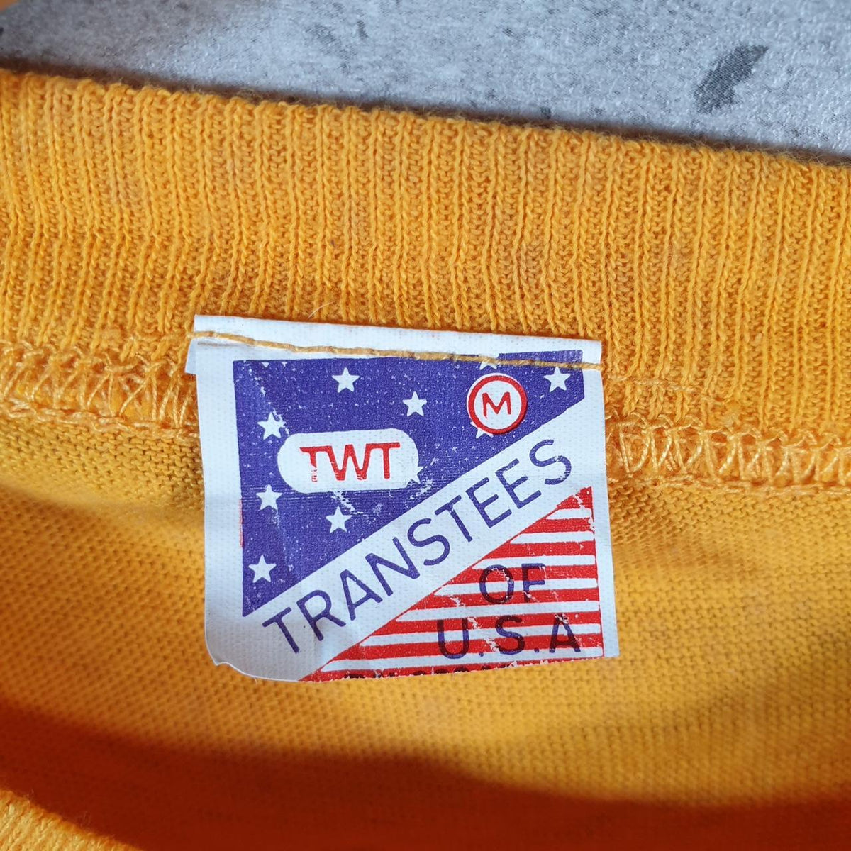 Vintage Transtees Hawaii Parrot Graphic 90s USA Single Stitch T Shirt Men’s Small Orange