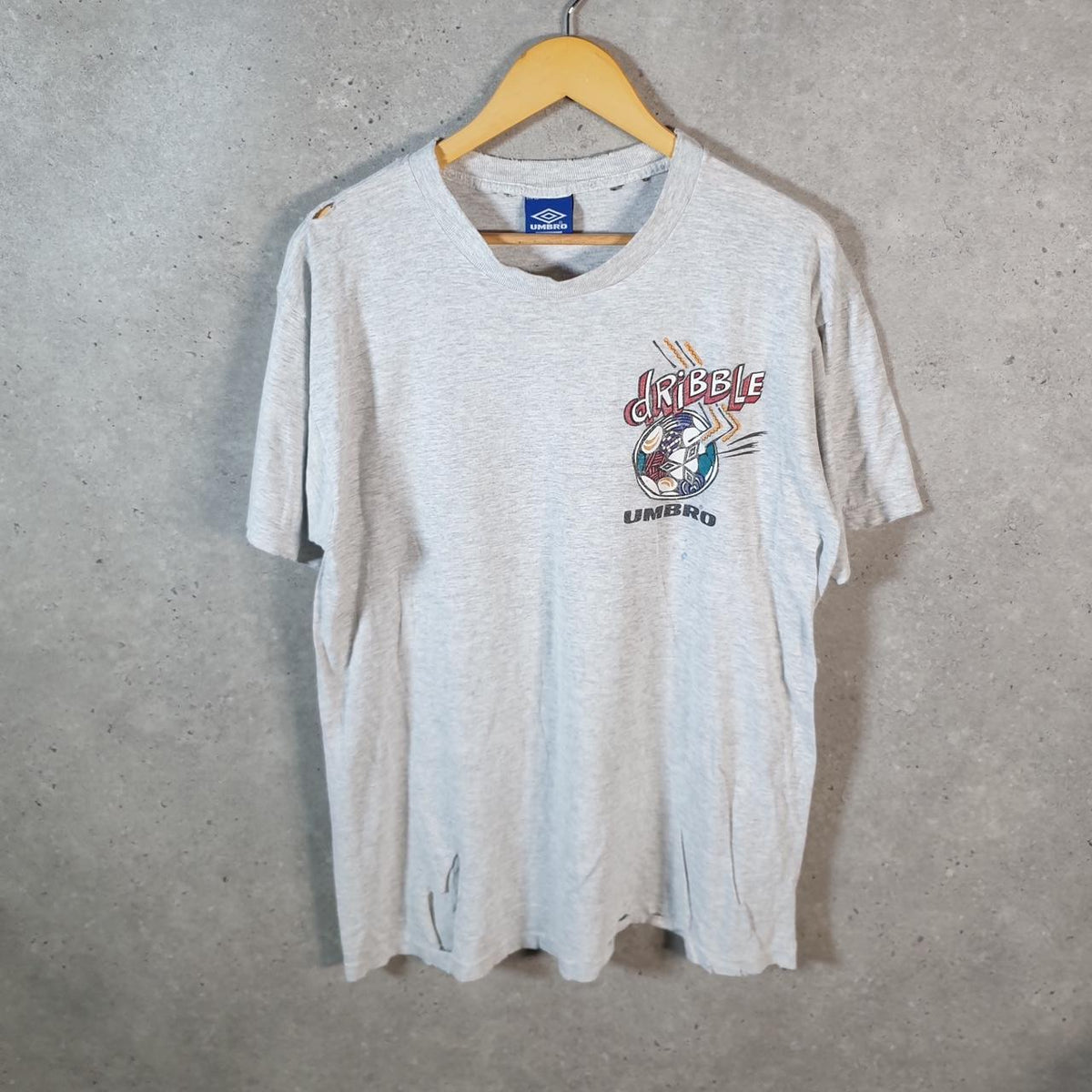 Vintage Umbro Football Dribbling Spellout 90s USA Single Stitch T Shirt Men’s Large Grey C9410