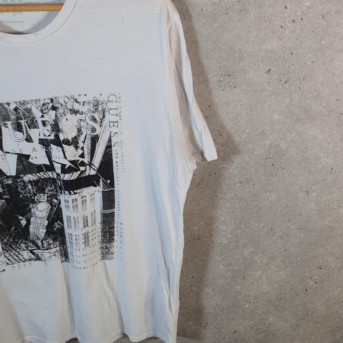Vintage Guess Spellout Graphic T Shirt Men’s XL White Casual Sports Logo Athletic