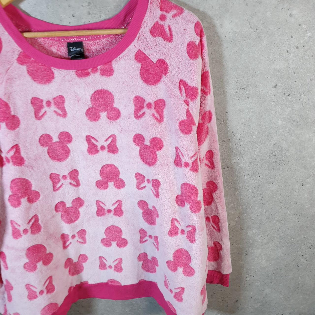 Disney Mickey Mouse Fleece Pullover Sweatshirt Mens 2XL Pink All Over Print AOP Logo
