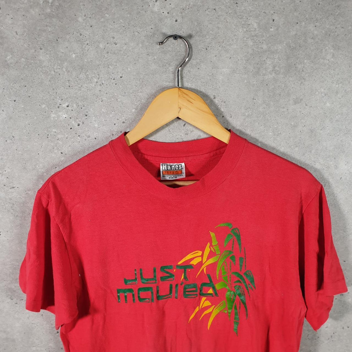 Vintage Hanes Beefy Just Maui’ed Maui USA 90s Single Stitch T Shirt Men’s Medium Red Big Fish Vintage