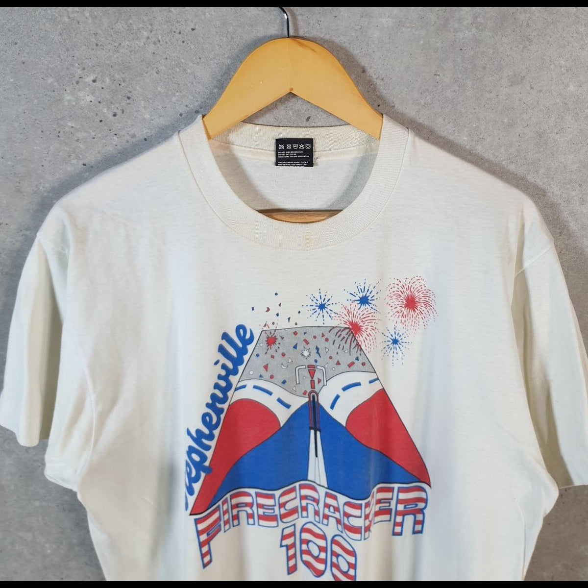 Vintage Fruit of the Loom Stephenville Firecracker 90s Single Stitch T Shirt Men’s Large White C8943