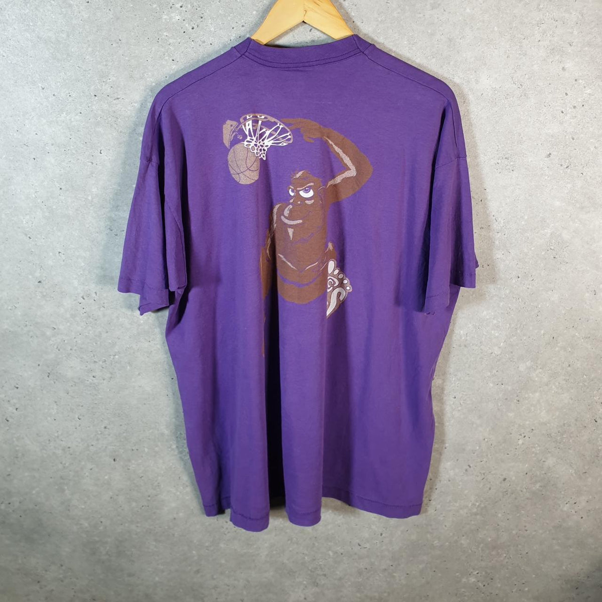 Vintage Fruit of the Loom Best Challenge Cup Monkey 90s USA Single Stitch T Shirt Men’s 2XL Purple Big Fish Vintage