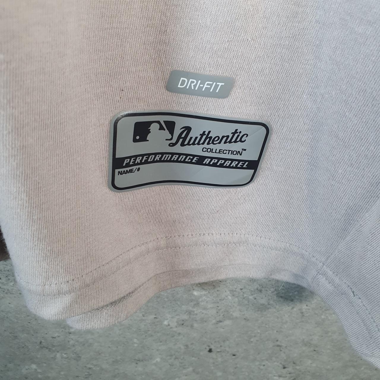 Vintage Nike Team MLB Baseball Dri Fit T Shirt Men’s Medium Beige Printed Swoosh Athletic