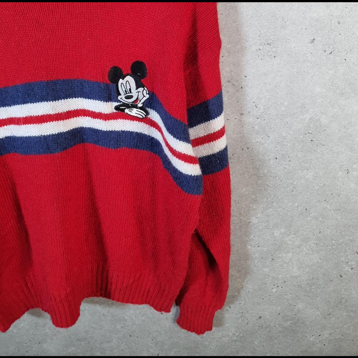 Vintage Walter Disney World Mickey Mouse Knit Sweatshirt Womens XL Red Logo Winter