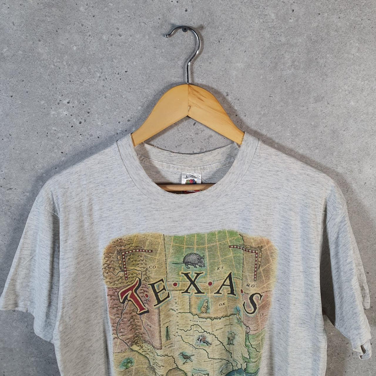 Vintage Fruit of the Loom Texas Graphic Single Stitch T Shirt Men’s Large Grey Big Fish Vintage