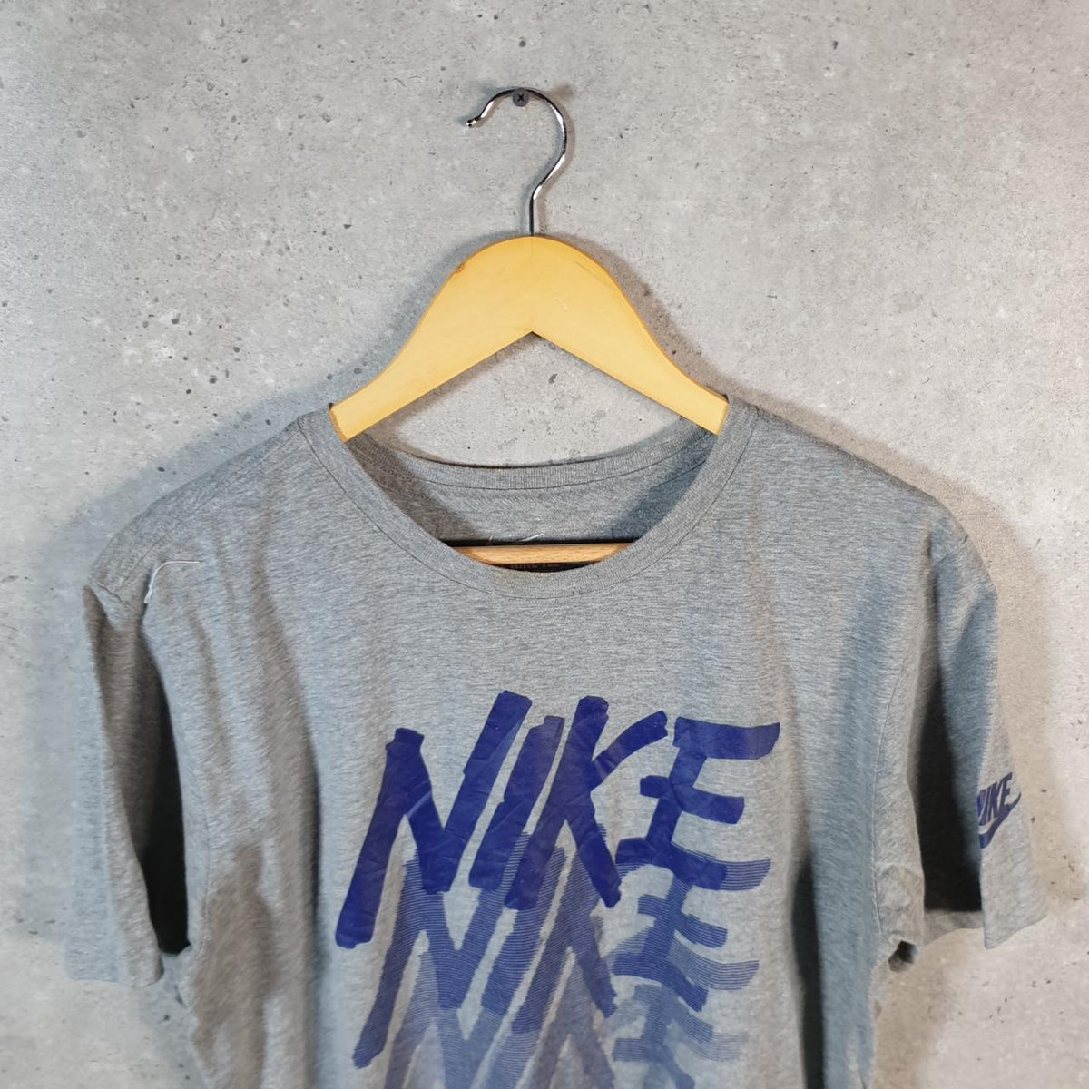 Vintage Nike Spellout Club T Shirt Men’s Medium Grey Logo Swoosh Athletic C9960