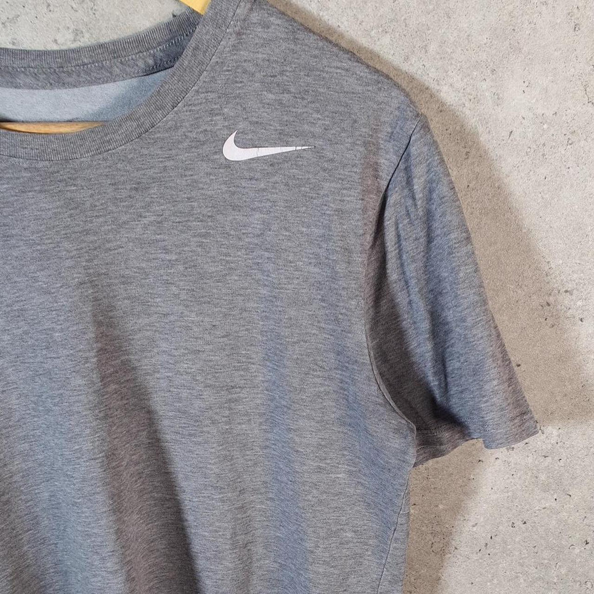 Vintage Nike Dri Fit T Shirt Men’s Small Grey Logo Printed Swoosh Athletic