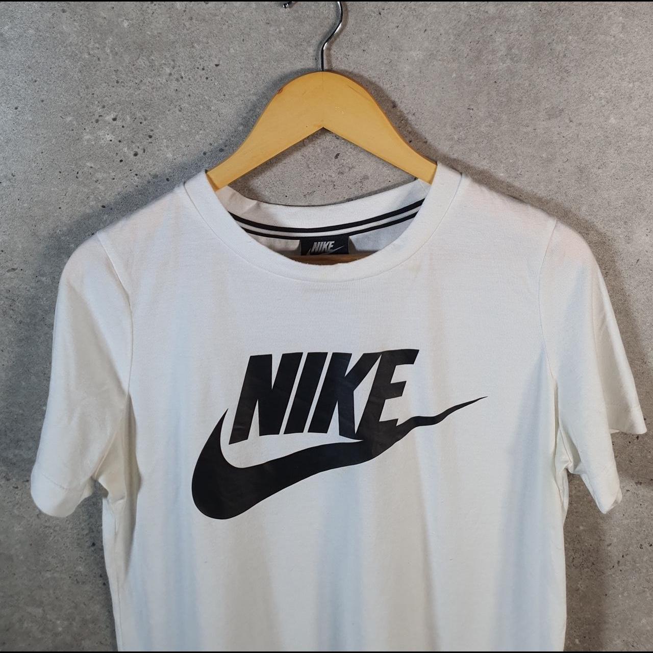 Vintage Nike Club Spellout T Shirt Shirt Men’s Medium White Logo Athletic C9833