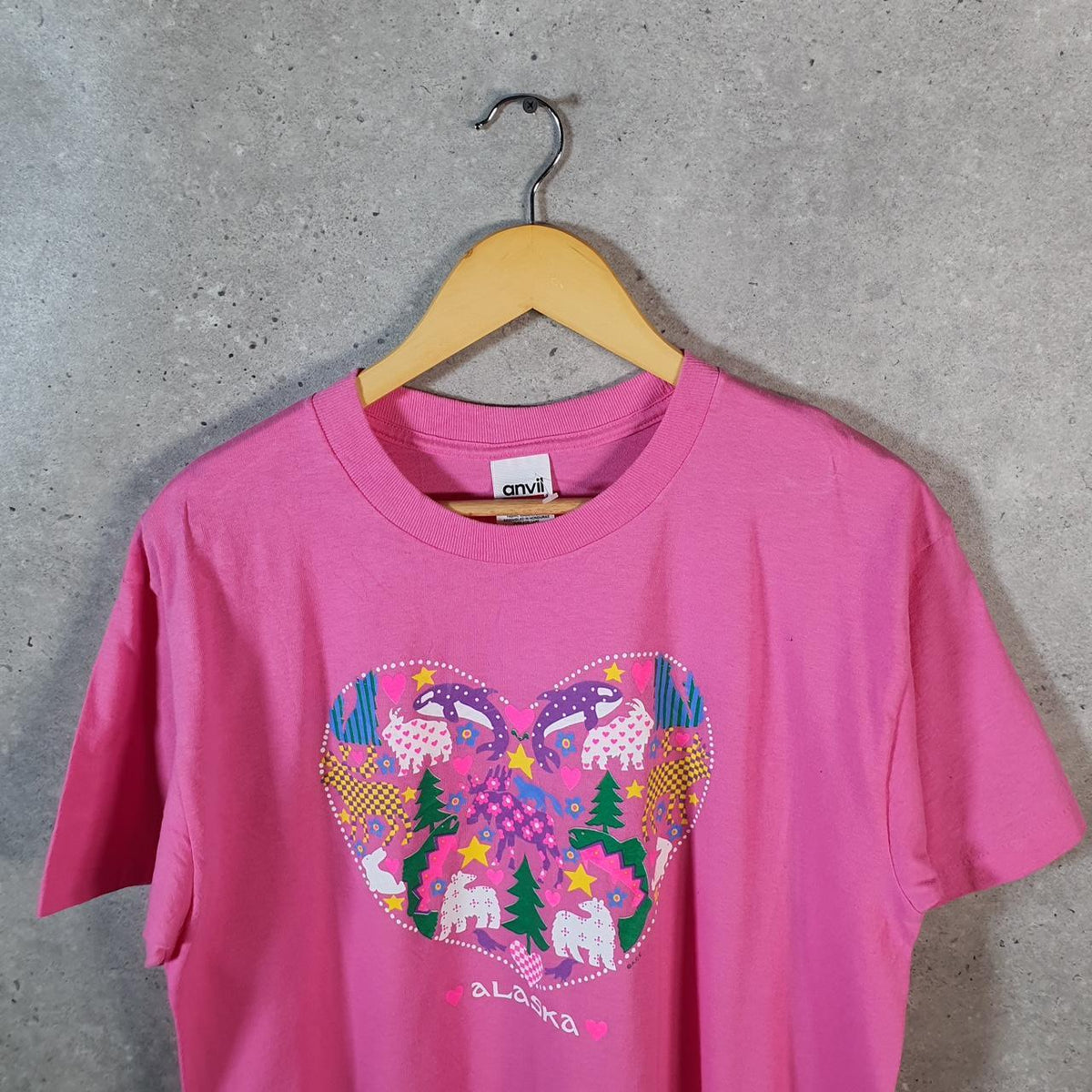 Vintage Anvil Alaska Heart Graphic Graphic USA 90s Single Stitch T Shirt Men’s Large Pink C9530