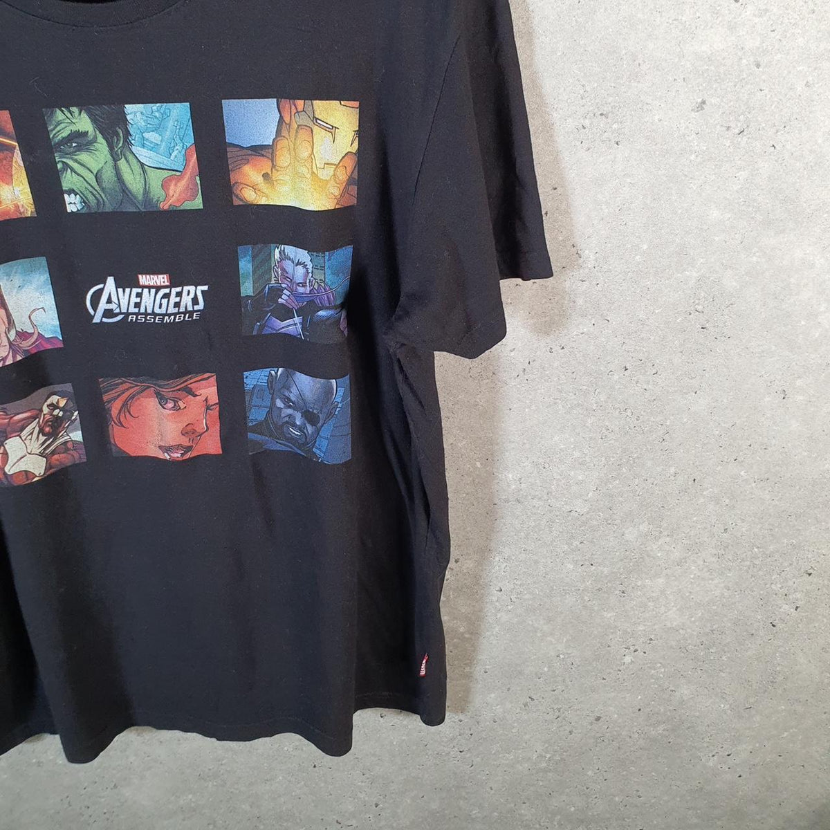 Vintage Marvel Avengers Assemble T Shirt Men’s XL Black Spellout Graphic