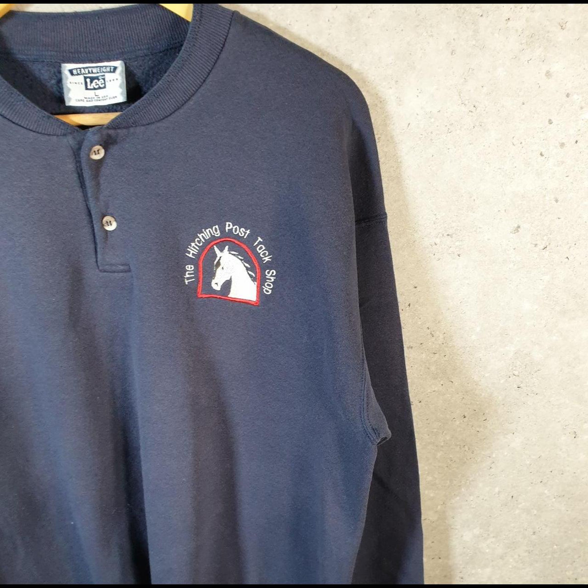 Vintage Lee Heavyweight Sweatshirt Men’s Large Navy Blue USA Hitching Post Tack Shop 1/4 Button