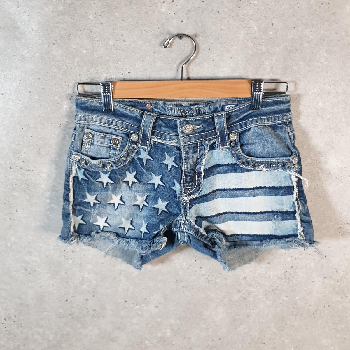 Vintage Miss Me Baggy Y2K Hip Hop Jeans Shorts Jorts Womens W27 Blue Denim Low Rise