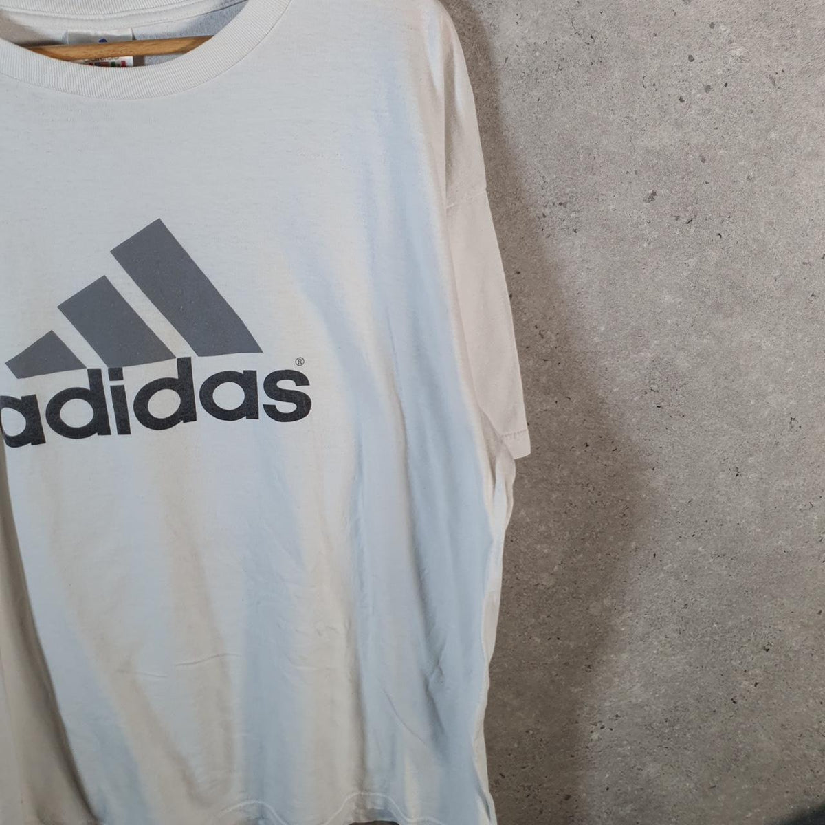 Vintage Adidas T Shirt Men’s XL White Three Stripes Logo Athletic